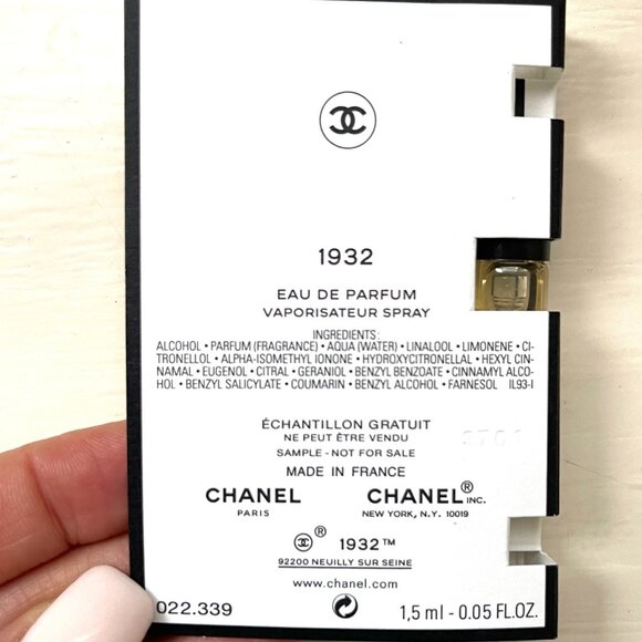 New sealed Chanel Les Exclusifs de Chanel EAU the Parfume sprey - Picture 3 of 3